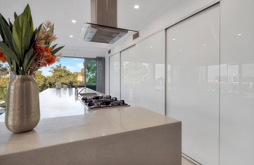 Wolli Creek Casa | Huge Mansion with City View | Sydney Airport