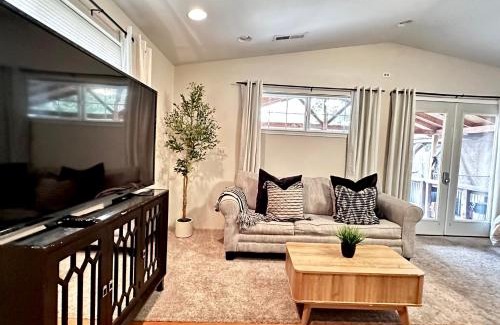 Medford Casa | Huge Master Suite Apt -fire Pit-gazebo- Cul De Sac