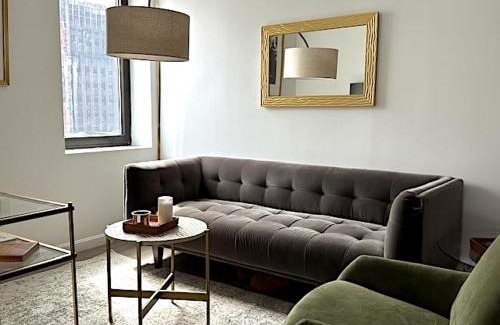 Little Italy Apartamento | Huge Modern 2 bedroom in Little Italy