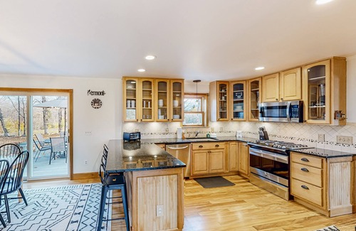 Mount Holly Casa | Huge Modern Estate w/ hot tub, mountain views, minutes to Okemo