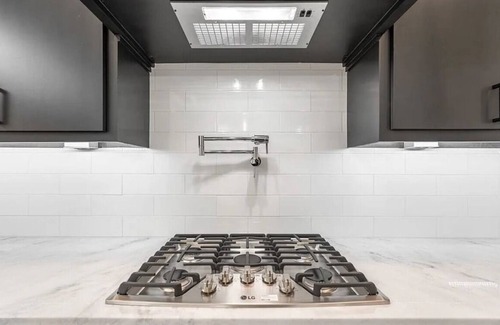 Central Oklahoma City Casa | HUGE Modern House Near Bricktown