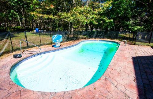 Tunkhannock Township Casa | Huge Pocono Dreamhouse 4 bedrooms 12 guests