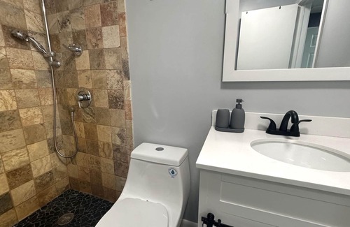 Avila Casa | !HUGE HEATED POOL/LANAI HOUSE-CORN HOLE-NEAR LAKE/RESTAURANTS/SHOPS/PARK/MUSEUM!