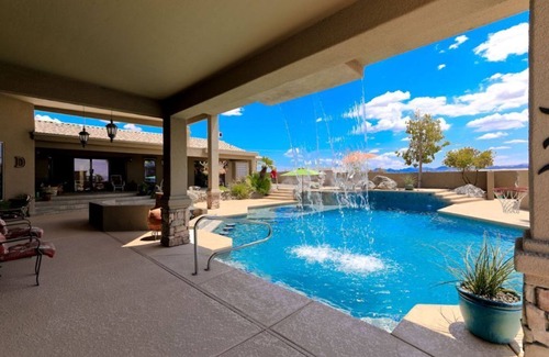 Lake Havasu City Casa | Huge Resort Style Home in Lake Havasu