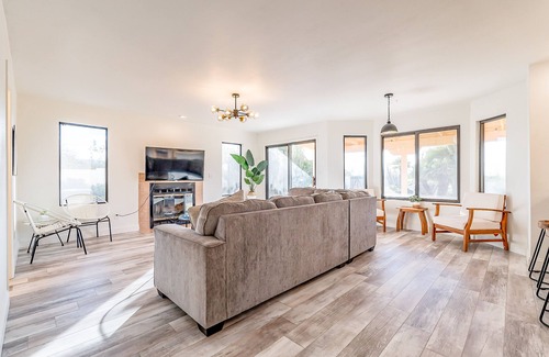 Catalina Madre Casa | Huge Saguaro, Mountain Views | Sunoria Haus