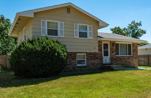 Berwick Casa | Huge & Spacious 4BR Home in the heart of DSM