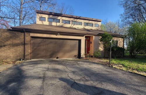 Danville Casa | Huge Summer Lake House! On the Water! Sleeps 12. 5BR/4BA. Canoes, Kayaks & more!