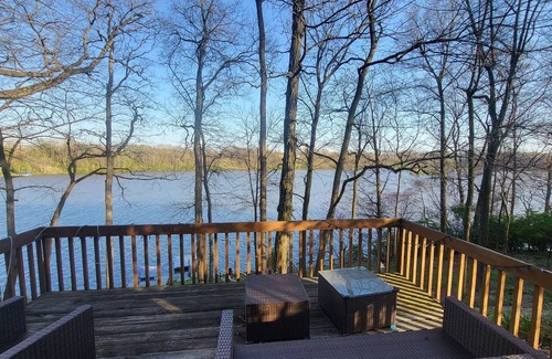 Danville Casa | Huge Summer Lake House! On the Water! Sleeps 12. 5BR/4BA. Canoes, Kayaks & more!