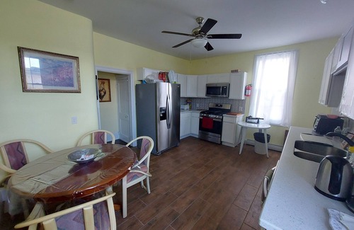 Ventnor City Casa | Huge Victorian 1 block from Bay and 3 blocks from Ventnor Beach