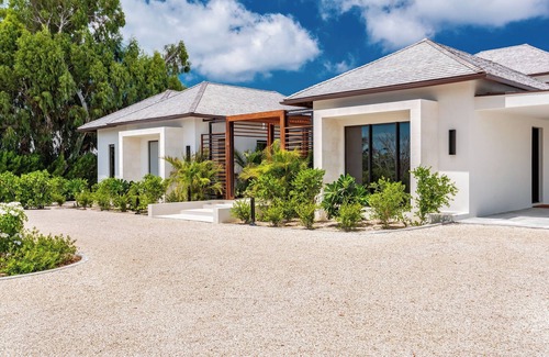 Leeward Settlement Villa | Huge Villa for your Holiday Dreams