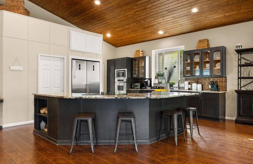 McQueeney Casa | Huge Waterfront Lodge: Sleeps 30, Perfect for Reunions & Retreats!