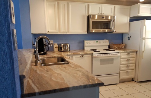 Fort Pierce Shores Condominio | ¡Enorme balcón envolvente con fabulosas vistas al mar!