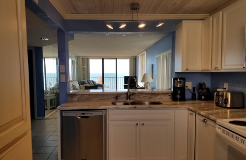 Fort Pierce Shores Condominio | ¡Enorme balcón envolvente con fabulosas vistas al mar!