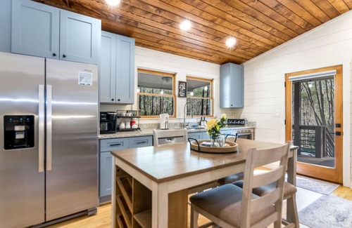 Ellijay Cabina | Huge yard | Pool Table | Hot Tub