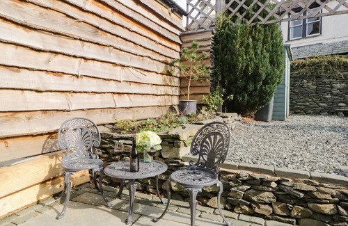 Staveley Casa | HUGILL COTTAGE, pet friendly, with open fire in Staveley