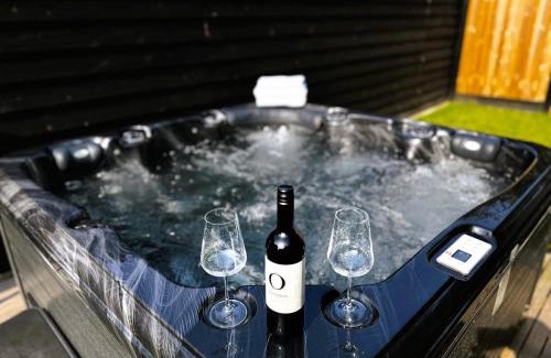 Municipality of Ermelo Casa | "Huisje op de Veluwe" met privé Jacuzzi en Bar!