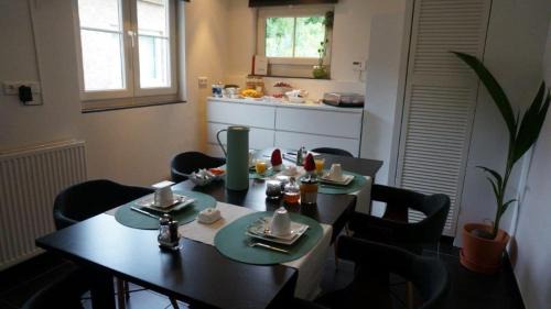 Eijsden Cama Y Desayuno | Huize Mesch