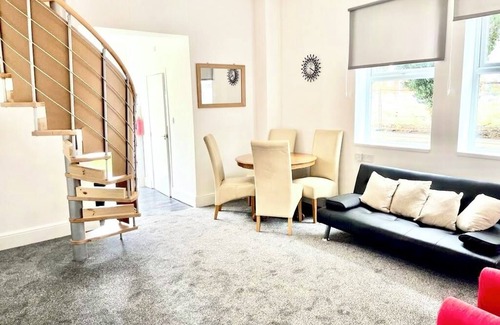Goole Apartamento | Humber Maisonette Airy, Modern & Chic!
