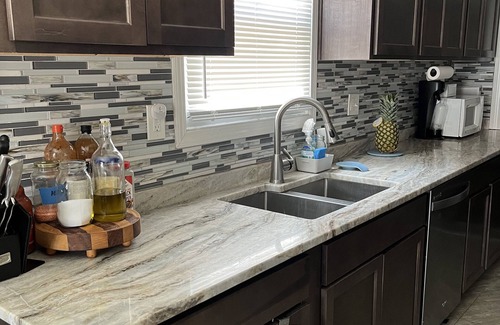 Detroit Casa | Humble home in the heart of Detroit. 15mins from downtown, 10 mins from Ferndale