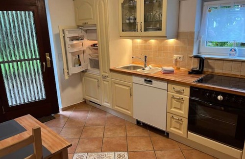 Bendestorf Apartamento | Hummelglück - Holiday apartment with terrace, close to Hamburg
