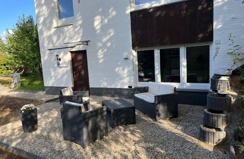 Bendestorf Apartamento | Hummelglück - Holiday apartment with terrace, close to Hamburg