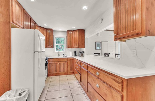 Bryant Cabina | Hummingbird Cabin with a private hot tub!