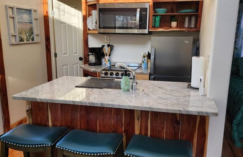 Cayuga Cabina | Hummingbird Cottage Right on the Lake!