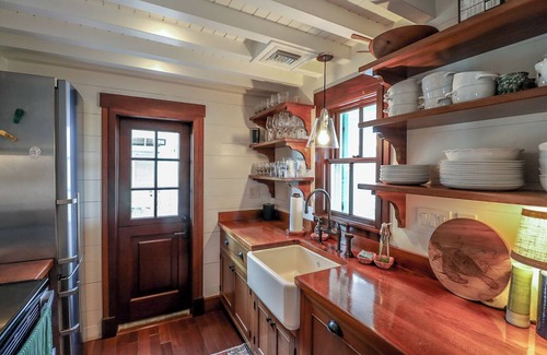 Hope Town Cabaña | Hummingbird Cottages-An Oceanfront Retreat Located in Hope Town
