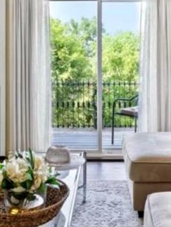 Historic Old Town Cama Y Desayuno | Hummingbird Haven Bed & Breakfast Luxury Suite With Terrace & Seasonal Lake Views Located in Historic Old Town Niagara-On-The-Lake