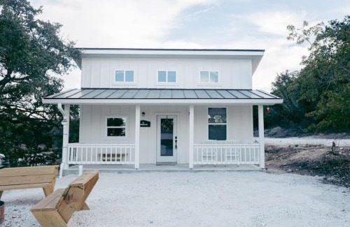 Spring Branch Casa | Hummingbird Haus - Hill country views on 20 acres with firepit