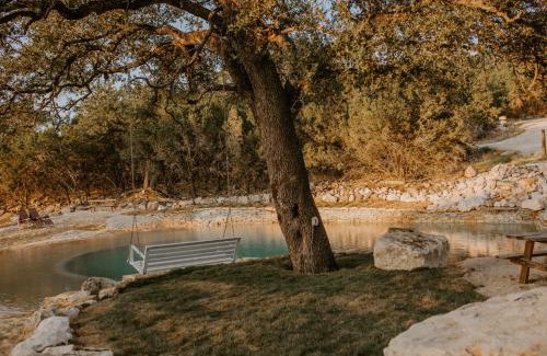 Spring Branch Casa | Hummingbird Haus - Hill country views on 20 acres with firepit