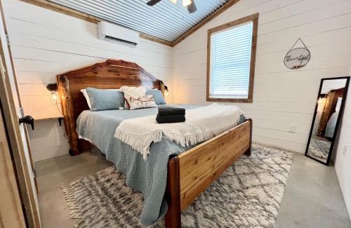 Spring Branch Casa | Hummingbird Haus - Hill country views on 20 acres with firepit