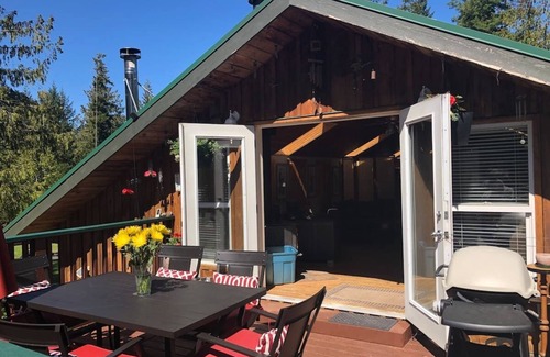 Regional District of Nanaimo Apartamento | Hummingbird Haven - Beautiful Studio Loft