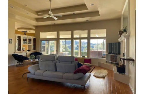 Oakhurst Villa | Hummingbird Haven, serene 4bdrm house with hot tub