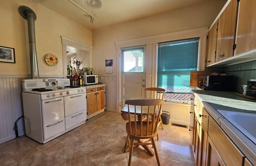 North Berkeley Casa | Hummingbird Hideaway: Steps to Gourmet Ghetto & UC Berkeley