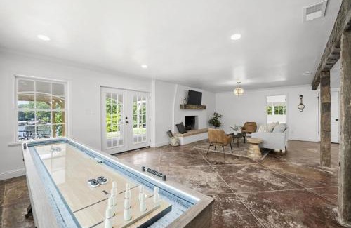 Barium Springs Casa | Hummingbird Home by AvantStay Boat House Dock