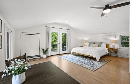 Barium Springs Casa | Hummingbird Home by AvantStay Boat House Dock