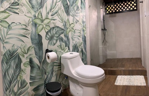 Cahuita Cabina | Hummingbird House - Playa Grande Lodge