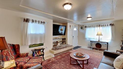 Silverthorne Casa | Hummingbird House