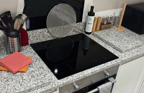 Pett Bottom Casa | Humphrey's cottage at Gorsley Vineyard
