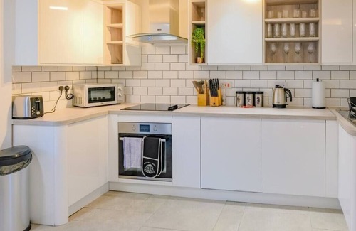 Arbury Casa | Humphreys Lodge - 26 Humphreys Road · Artistic & Modern Design Humphreys Lodge