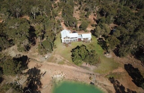 Metricup Casa | Hundred Acre Woodland Retreat - Nestled on 100 acres of serene land - Metricup