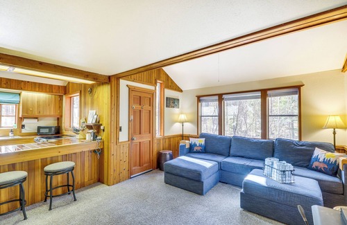 Whitefish Cabaña | Hungry Horse Cabin w/ Gas Grill, Near Glacier!