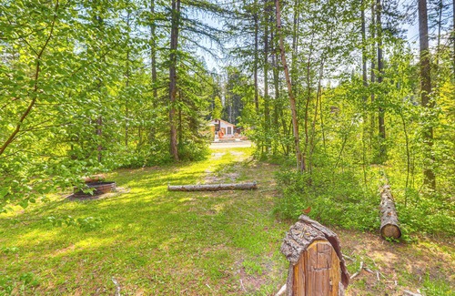 Whitefish Cabaña | Hungry Horse Cabin w/ Gas Grill, Near Glacier!