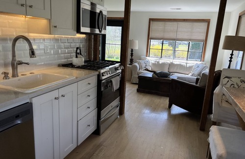 Upperville Cabaña | Hunt Country cottage in Upperville!