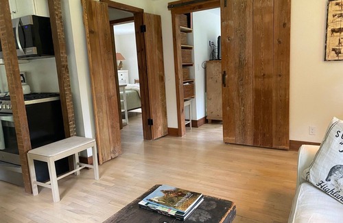 Upperville Cabaña | Hunt Country cottage in Upperville!