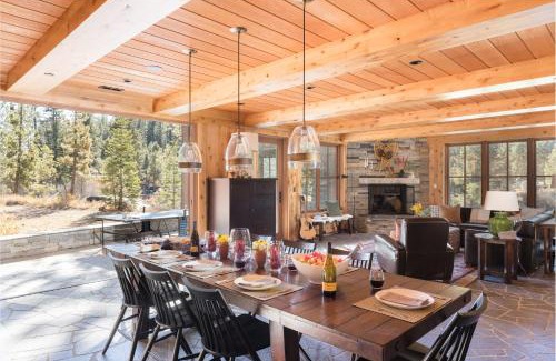 Truckee Villa | Hunter by AvantStay Riverfront Cabin w Prvt Cottage 5Mins from Palisades