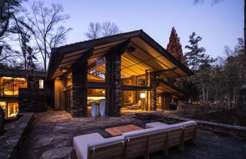 East Memphis Casa | Hunter House - Famous Fay Jones home in Memphis