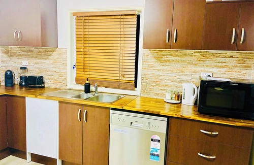 Weston Casa | Hunter Valley Escape 4BR 2 Bath Work & Leisure