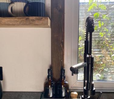 Ashford Casa | Hunters Lodge - Rustic farm stay